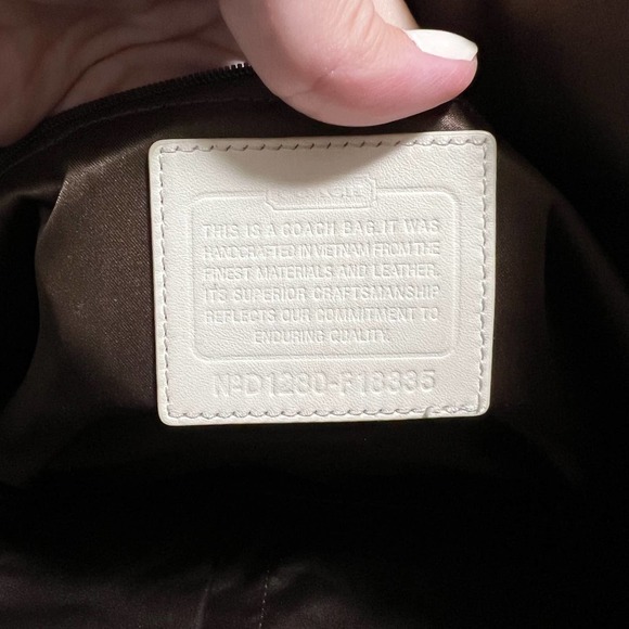 Coach Laura‎ Signature Large Tote Bag - Picture 6 of 11